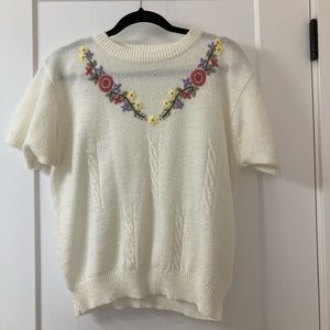 4/$30 Vintage Short Sleeve Knit Top Embroidered Floral Sz M Barbara Sue